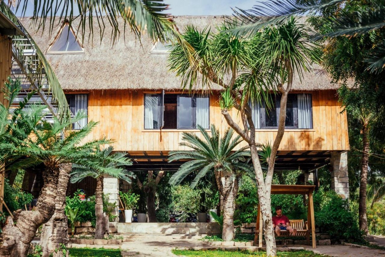 Villa Dao Hoa Vang Cam Ranh - Venuestay Exterior photo